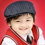 제대로 차려입고 찰칵! 눈웃음에 <b>매료</b>...