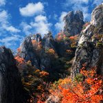 <b>기암</b>괴석으로 이뤄진 대둔산의 가을 풍경
