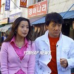 통영 방문한 김희선,<b>성룡</b>사진