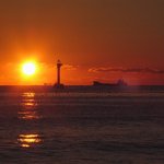 부산 해운대에서 바라본 <b>일출</b>