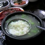아줌마~ 여기 따로<b>국밥</b> 하나요~