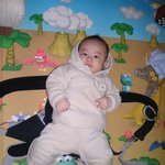 놀이매트위의 <b>희원</b>