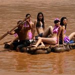 아가씨들 별난 피서 아저씨만 힘들어!