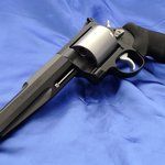 <b>리볼버</b>의 월 페이퍼