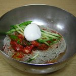 <b>비빔</b>냉면,,