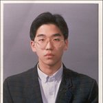 <b>이적</b> 고등학교 졸업사진