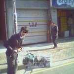 종업식이 다가왔고 <b>사물</b>함에는 짐이 너무많았다.그래서