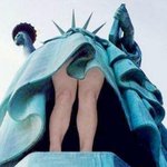 자유의 <b>여신상</b> 노출?