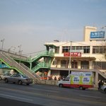 노량진역사와 <b>육교</b>