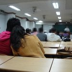 강의시간에 애정<b>행각</b> 하는 커플