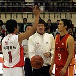 박태환 <b>점프</b>볼 시구에 가드들이 나왔네