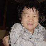 <b>눈웃음</b>치는 우리 아들