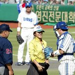 성유리, <b>ks</b> 3차전 시구