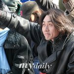 시위 현장에서 엄청난 포스를 뿜어 내는 <b>허준호</b>