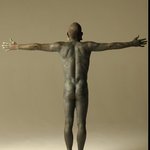 온몸 전신에 문신을....