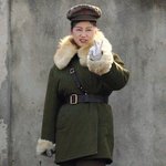 북한<b>여군</b>의 귀여운 브이~