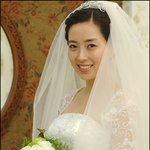송윤아, 웨딩드레스 <b>자태</b> 뽐내