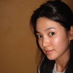 송혜교 <b>침실</b> 직찍 공개~노메이크업 인데도 이쁘네