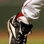 보스턴, 실링의 '핏빛 투혼' 수술 <b>주치</b>의 해고