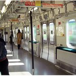 의자 없는 日<b>전동차</b>