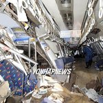 일본 아마가사키 사고 열차 <b>내부</b> 모습