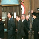 니콜키드먼, 블랙정장..이쁜. 톰쿠르즈뒤에서 <b>묵묵</b>한 표정으로 걸어오는