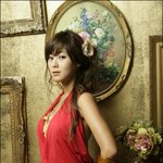 초미니 입고 가슴골+각선미 자랑하는 <b>솔비</b>~~
