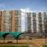 아파트와 아파트<b>사이</b> 구름<b>다리</b>