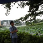 <b>한여름</b>에 비를 맞으며..