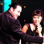 옥여사님.. <b>유혹</b>의 눈길을..