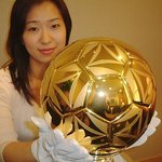<b>황금</b> 축구공~ 하나만 주세요 ~