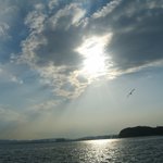 하늘과 구름과 <b>햇살</b> 그리고 바다