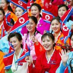 한복입은 북한여성<b>응원단</b>