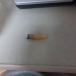 아 방금먹고있던 마카로니에서 담배<b>꽁초</b>가 나왔어요 ;;