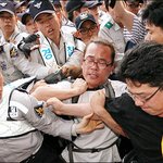 촛불집회, 강제<b>진압</b>의 진실..