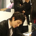 이동욱 피부 좀 <b>짱</b>이당