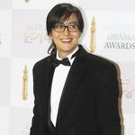 배용준 보러 6000명!이나 공항에 몰렸데요.<b>와우</b>!