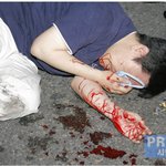 폭행현장. 님들 도와주세요. 너무 <b>잔인</b>합니다.
