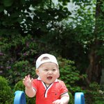 너의 <b>그</b> 해맑은 <b>웃음</b> 뒤엔 숨어서 널 받치고 있는 엄마가 있었느니라...