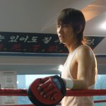 최강창민 햅틱폰 광고촬영 <b>찌</b>찍~~ 몸 좋은데~~