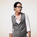 <b>팔목</b>에 문신한 류승범