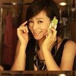 ★김혜수 핸펀가지구 다양한 표정 변화 <b>연출</b>하는데...