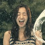스플래쉬녀 <b>시원</b>하게 물맞는 모습