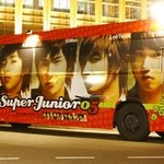 예쁜 모습의 소녀시대 버스