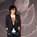 컴백한 서태지, <b>비닐</b>봉지 입은듯