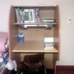 엄마가 <b>사온</b> 독서실 책상 사진 - 有