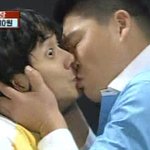 날카로운 <b>첫키스</b>의 추억