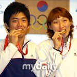 우리 용대, <b>환호</b>하는 표정 킹왕짱
