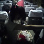 버스에서 개념을 놓친 그녀 사진有