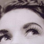 [이마성형,이마성형잘하는곳]예쁜 이마는 <b>도도</b>한 인상과 올림머리 스타일의